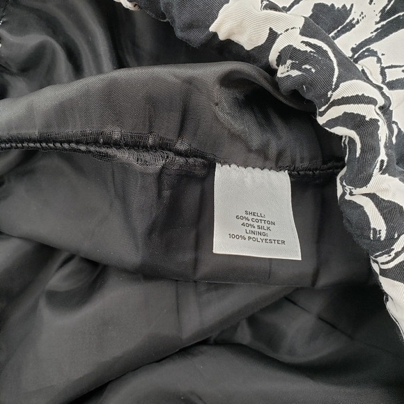 LOFT Black and White Silk Blend Pull on Floral Skirt w/ Pockets - Picture 5 of 6